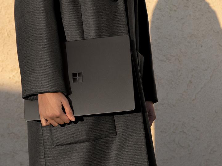 Actual product image Microsoft Surface Laptop 2 (13.50", Intel Core i7-8650U, 8 GB, 256 GB, DE)