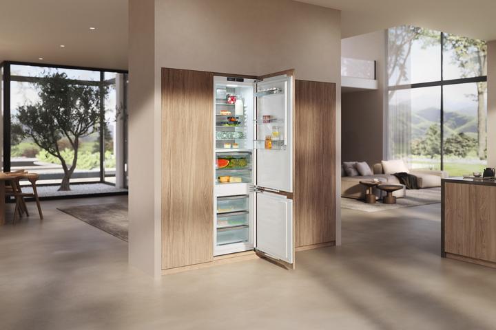 Actual product image Miele KFN 7844 C (273 l)