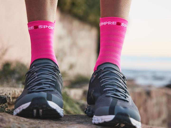 Actual product image Compressport Pro Racing Socks v4.0 Ultralight Run High (42 - 44)
