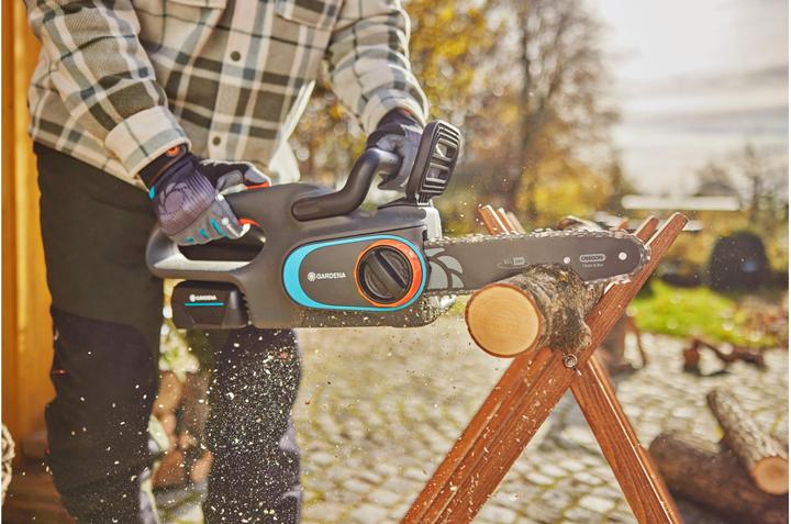 Actual product image Gardena Cordless chainsaw PowerSaw 250/18V P4A Ready-T-U Set (Battery chain saw)