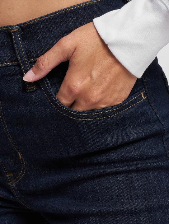 Immagine prodotto Levis 720 High Rise Super Skinny - serenità profonda (W25/L28)