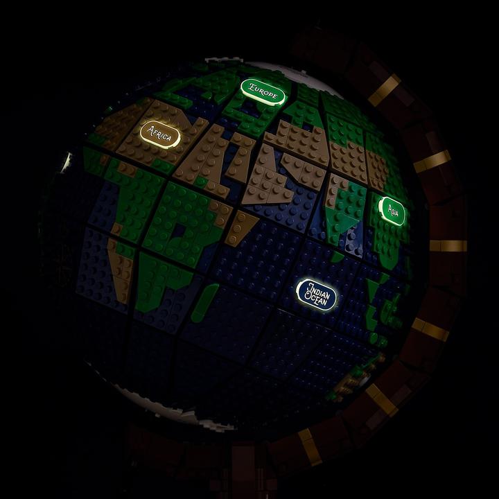 Actual product image LEGO Globe (21332, LEGO Ideas, LEGO Rare Sets)