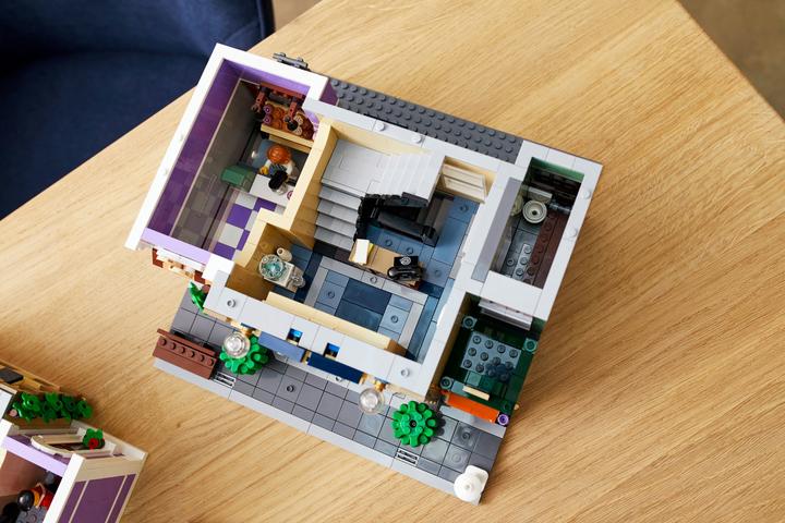 Actual product image LEGO Police Station (10278, LEGO Creator Expert, LEGO Rare Sets)