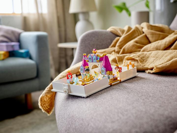 Produktbild LEGO Märchenbuch Abenteuer mit Arielle, Belle, Cinderella und Tiana (43193, LEGO Disney)