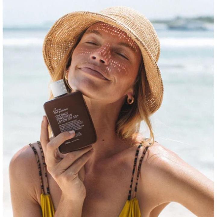 Immagine prodotto We Are Feel Good We Are Coconut Sunscreen Lotion SPF50 (Crema solare, SPF 50, 200 ml)