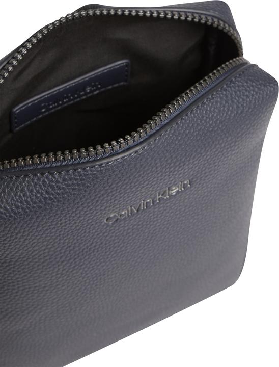Produktbild Calvin Klein K50K508695-BA7 (51% RECYCLED POLYESTER, 49% POLYURETHANE)