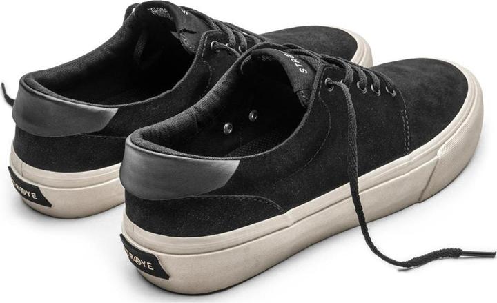 Actual product image Straye Fairfax Suede (38)