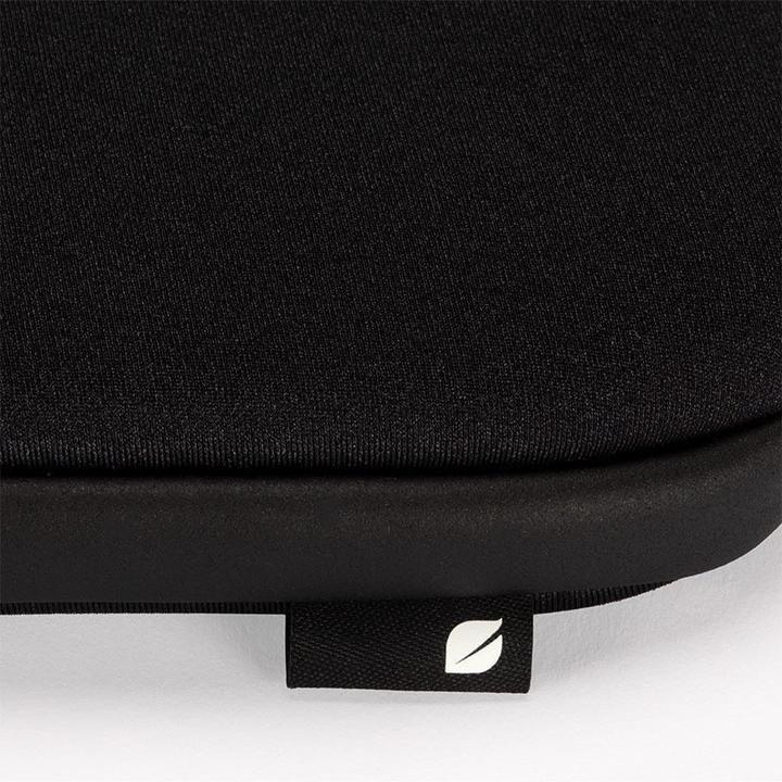 Actual product image Incase Classic Sleeve Apple MacBook Pro/Air 13"/14" (2015 - 2022) black (Apple)