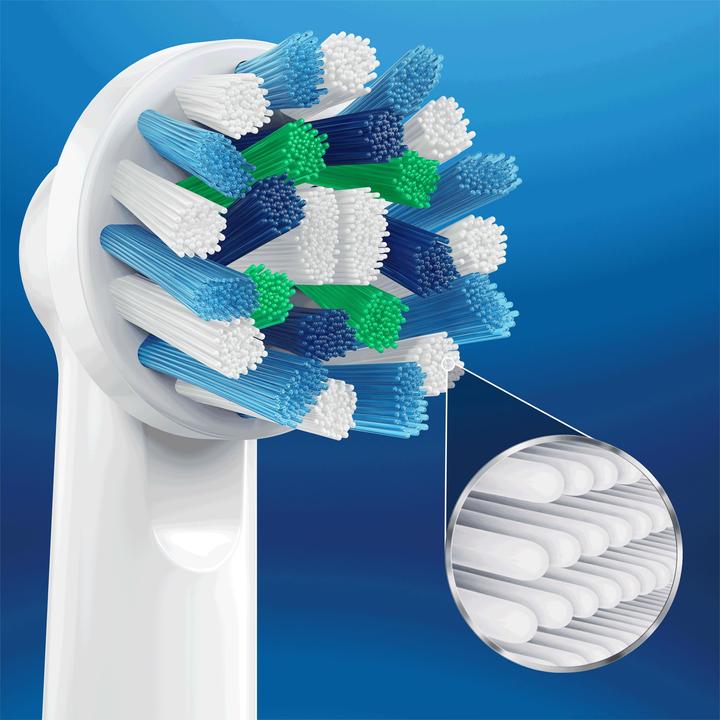 Actual product image Oral-B CrossAction (3 x)