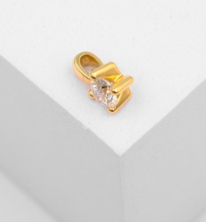 Immagine prodotto Muau Rimorchio (Giallo oro, Oro bianco, Qui si può trovare l'oro rosso o semplicemente l'argento. Poco appariscente eppure un vero e proprio richiamo per gli occhi, uno dei nostri gioielli preferiti della gioielleria online il ciondolo a 4 manici con diamante 0,40ct. Oro giallo 750 nel colore oro giallo. Gioielli)