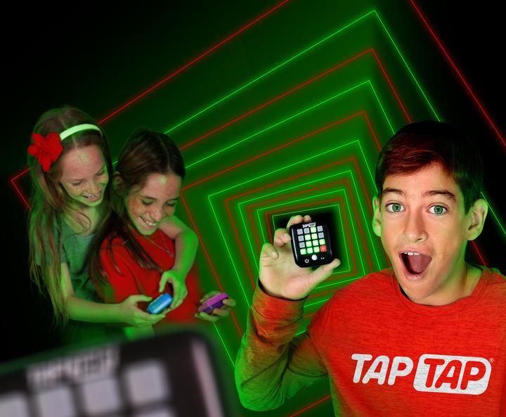 Produktbild smart TAPTAP® Arcade, Palm Size Gadget with 10 arcade-style games. Grow 1 of 10 unique characters. High-te