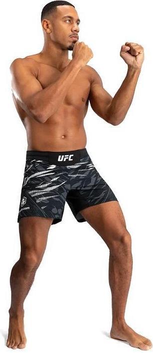 Image du produit UFC Fusion by Venum Authentic Fight Night Men’s Fight Short / Short Fit / Schwarz / Medium (M)