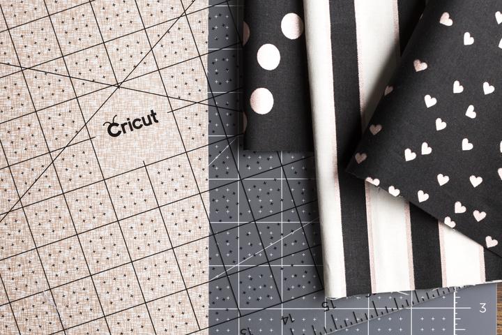 Actual product image Cricut cutting mat Fabricgrip