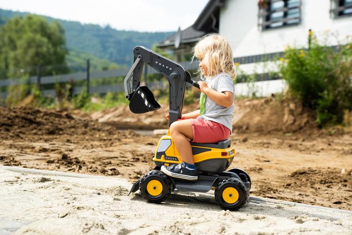 Actual product image Falk Toys Volvo Bagger mit Klappsitz