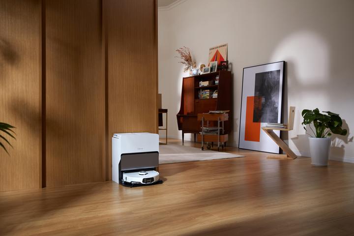 Actual product image Roborock S8 MaxV Ultra (Vacuum mopping robot)