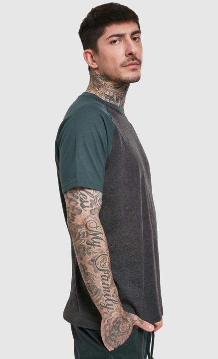 Actual product image Urban Classics Raglan Contrast Tee (5XL)
