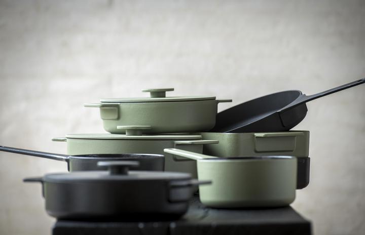 Actual product image Serax SURFACE saucepan lime green (Pot, Enamel)