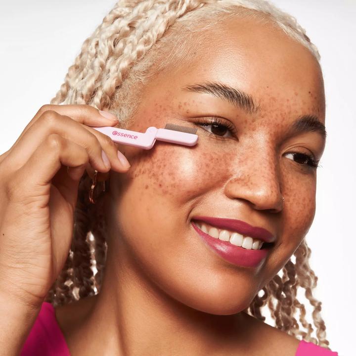 Immagine prodotto essence Applicatore Pettine per ciglia (01 Definisci e lucida)