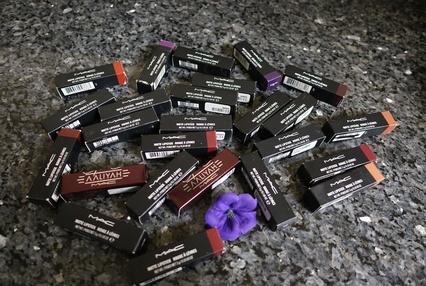 Produktbild MAC Cosmetics Velvet Matte Lipstick (Valiant)