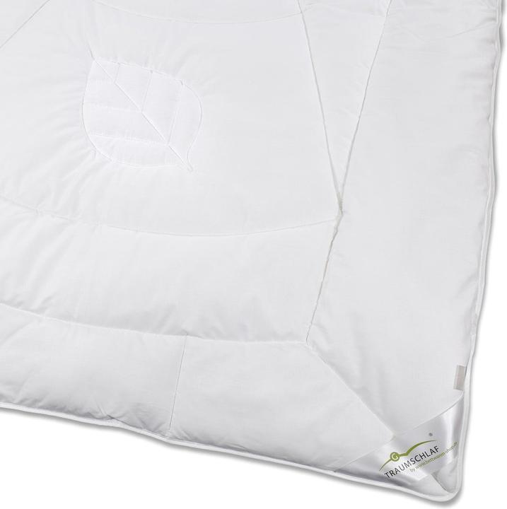 Produktbild Traumschlaf Tencel™ Bettdecke medium, Füllung: 50% Lyocell, 50% Polyester (1550 g, 240 x 220 cm)