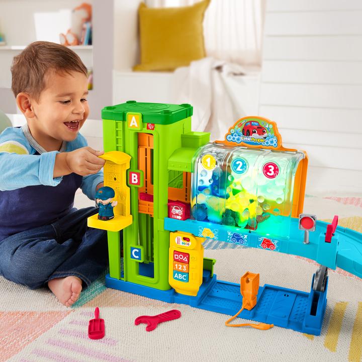 Actual product image Mattel Fisher-Price - Little People Car Center (Nordics) (HRC60)