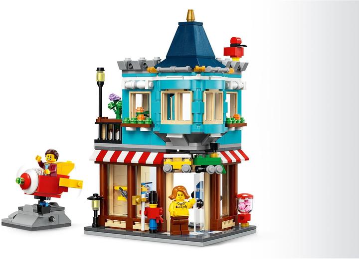 Actual product image LEGO Toy store in the town house (31105, LEGO Creator Expert)