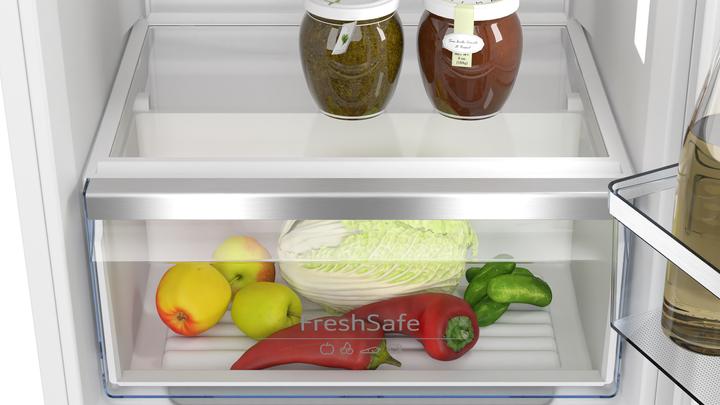 Produktbild Neff Set aus Ein/Unterbau-Kühlschrank und Zubehör, KI2222FE0 + KSGG0MZ0, KMKL88GF1 (119 l)