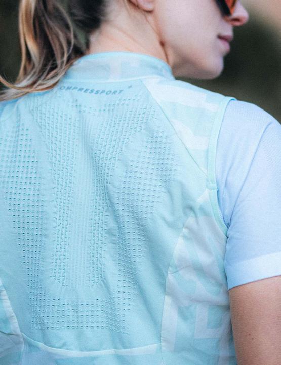 Actual product image Compressport Hurricane Windproof Vest W (L)