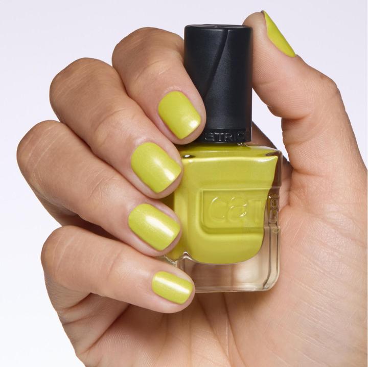 Actual product image Catrice Gel Affair Nail Lacquer No. 033 Green Long-Lasting (033 You're The Lime To My Tequila, Gel-Effect Nail Polish)