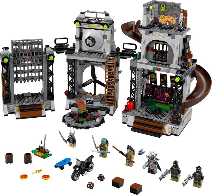 Actual product image LEGO Teenage Mutant Ninja attack on the Turtle hideout (79117)