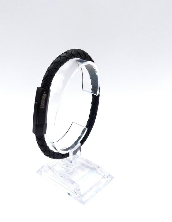 Actual product image Thomss Leather bracelet No.22 unisex leather black & stainless steel clasp circumference 21cm (21 cm, Stainless steel, 100% leather)