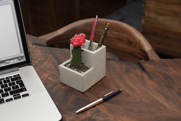 Produktbild Kikkerland Concrete Desktop Planter