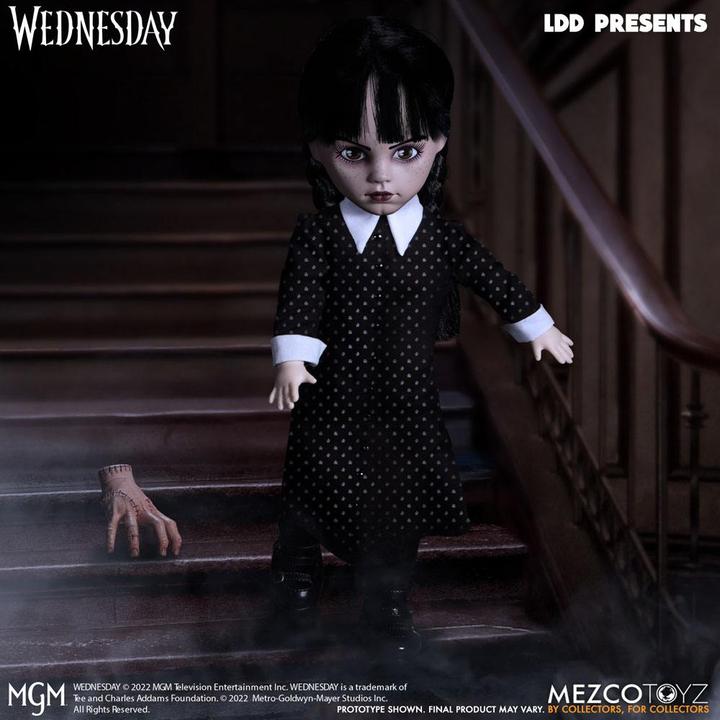 Actual product image Mezco Toys AF Netflix - Wednesday : Wednesday Addams (Mercoledi) 25cm