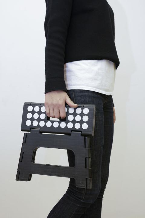 Immagine prodotto Kikkerland Sgabello Rhino Ii Step Stool