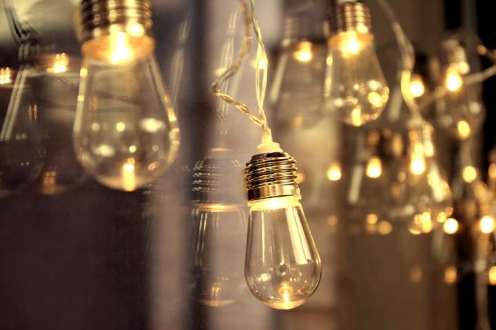 Actual product image Kikkerland Edison Bulb String Lights (2 m)