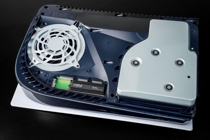 Image du produit Crucial P5 Plus with Heatsink (2000 Go, M.2 2280)