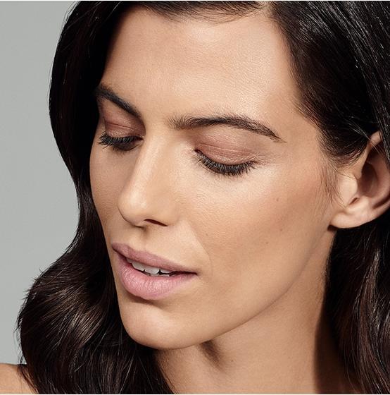 Immagine prodotto Estée Lauder Futurist Hydra Rescue (No. 3C2 - Ciottolo)