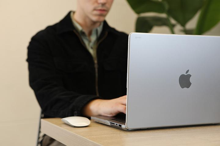 Produktbild Moshi iGlaze Hardshell Case - Obudowa MacBook Pro 14" (2021) (Stealth Clear)" (14", Apple)