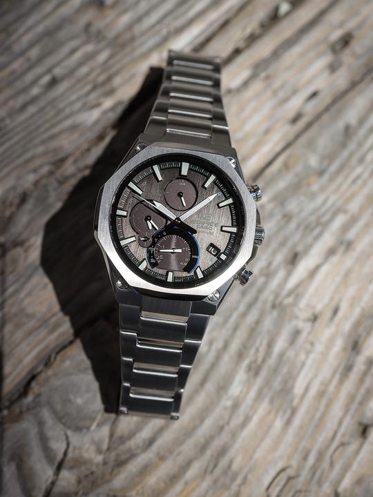 Immagine prodotto Edifice EQB-1100D-1AER (Orologio da polso analogico, 51.10 mm)