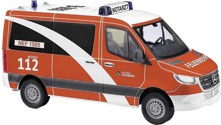 Produktbild Busch 53459 H0 Mercedes Benz Sprinter kurzer Radstand Feuerwehr Berlin