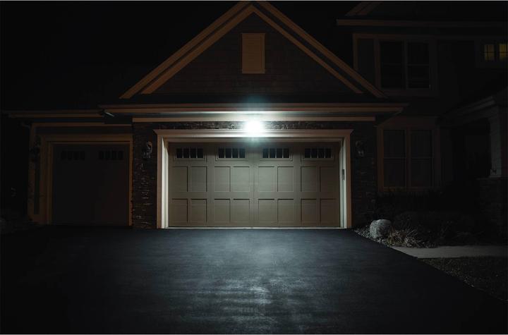 Produktbild Arlo Pro 3 Floodlight Kamera, weiss (2560 x 1440 Pixels)