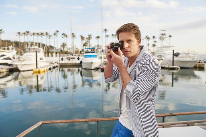 Image du produit Sony Cyber-shot DSC HX90V (24 - 720 mm, 18.20 Mpx, 1/2,3'')