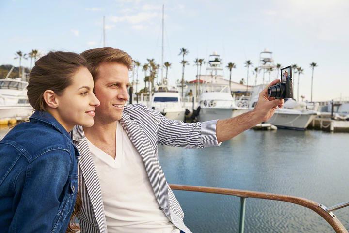 Image du produit Sony Cyber-shot DSC HX90V (24 - 720 mm, 18.20 Mpx, 1/2,3'')
