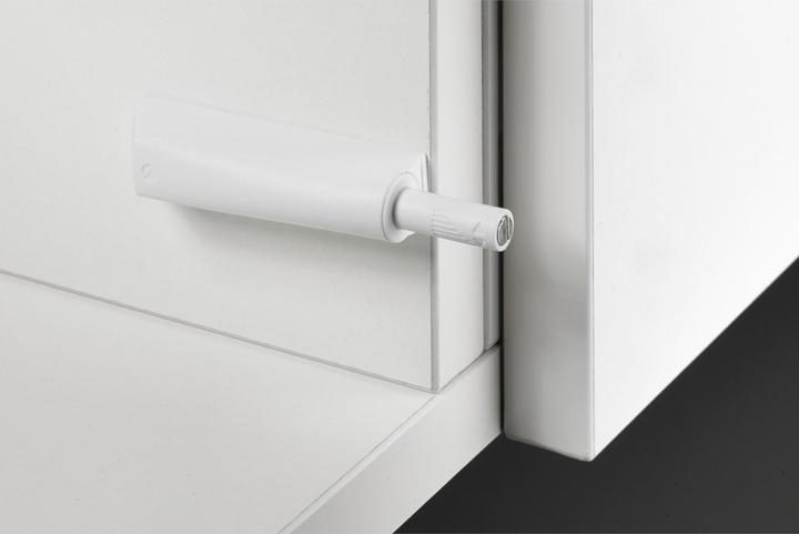 Actual product image Hettich Push-to-open magnet for screwing on