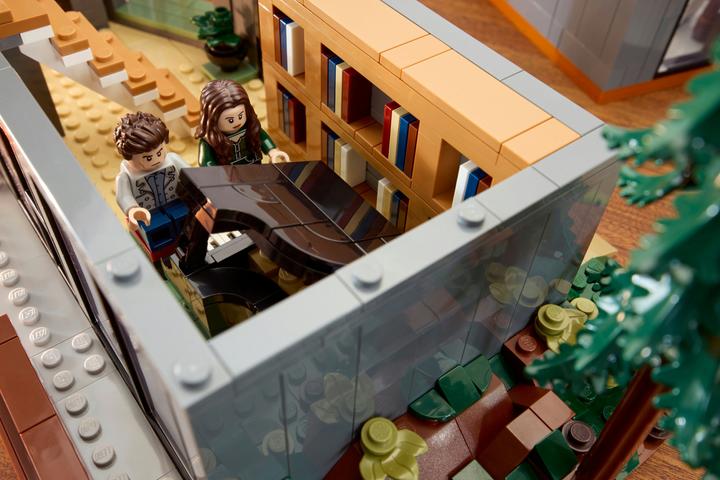 Actual product image LEGO Das Haus der Cullens aus Twilight (21354, LEGO Ideas, LEGO Rare Sets)