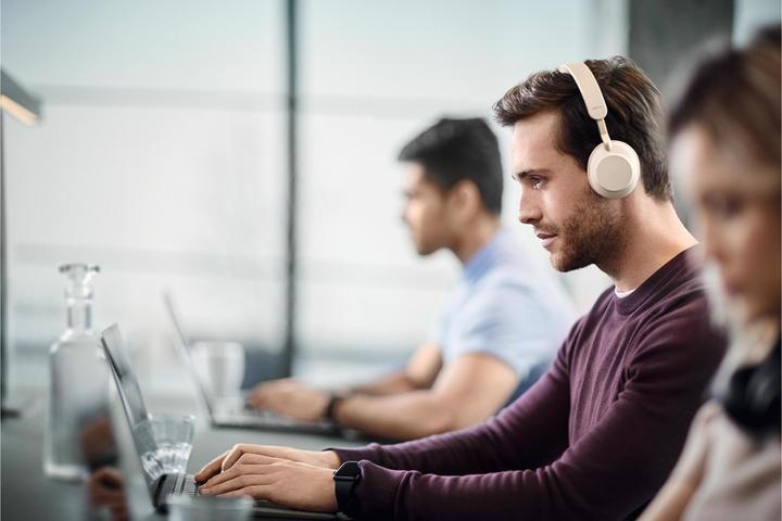 Produktbild Jabra Evolve2 65 (Kabellos, USB-A)