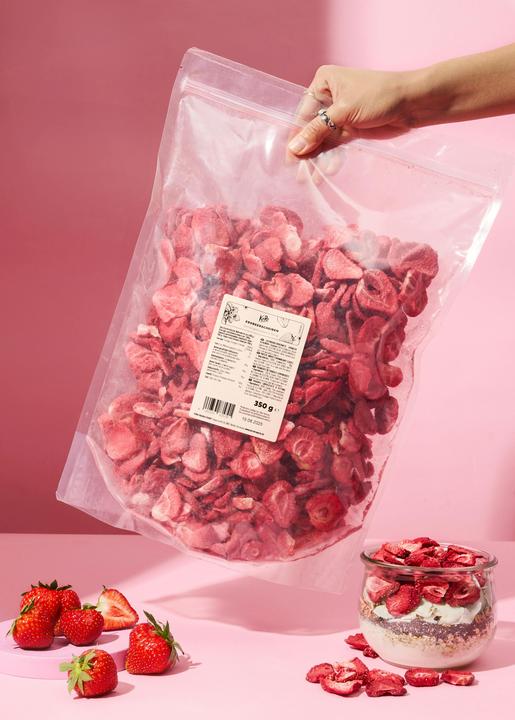 Actual product image KoRo Freeze-dried strawberry slices (350 g)
