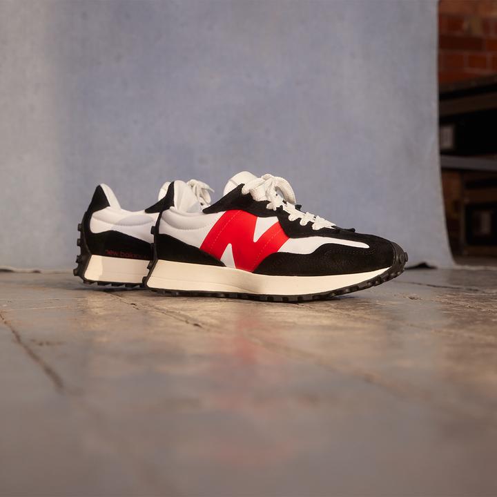 Produktbild New Balance Sneaker "U327 Warped Essentials" schwarz (43)