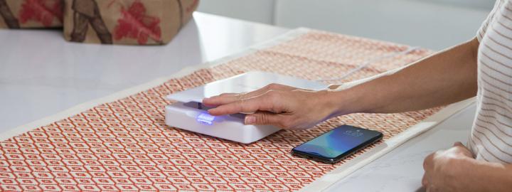 Image du produit InvisibleShield Système de nettoyage des smartphones par UV