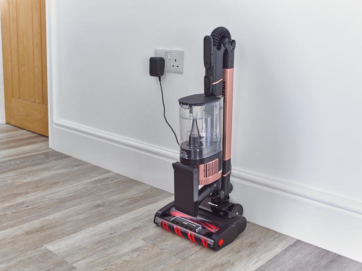 Actual product image Shark Statros IZ400DE